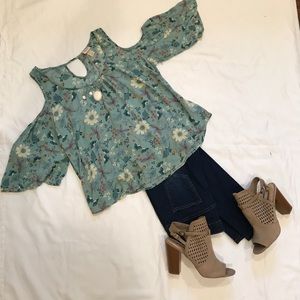 Mossimo Cold Shoulder Loose Fit Top Size LG